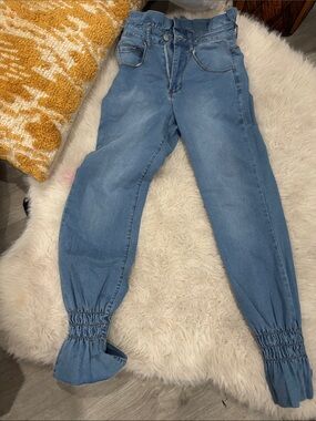 High-Waist Blue Boyfriend Jeans with Elasticized Ankles